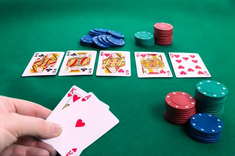 singajitu mobile app interface showing live dealer table and sportsbook on Android and iOS